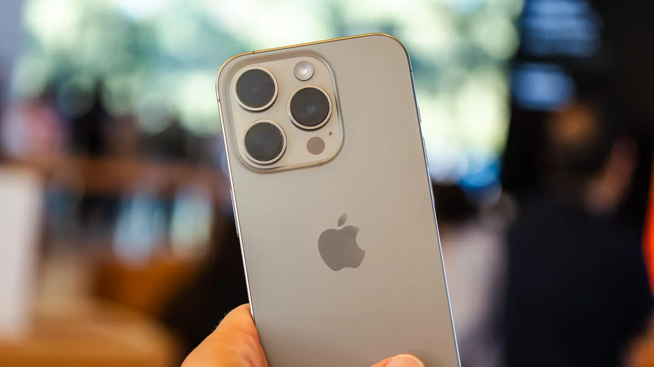 Download iOS 26 beta
